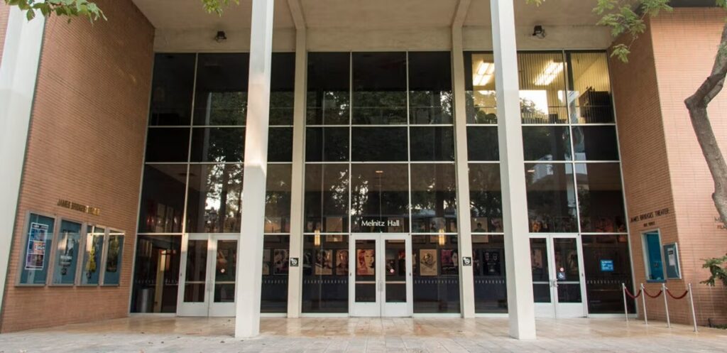 The entrance of Melnitz Hall at the UCLA school of Theater, film and Television 