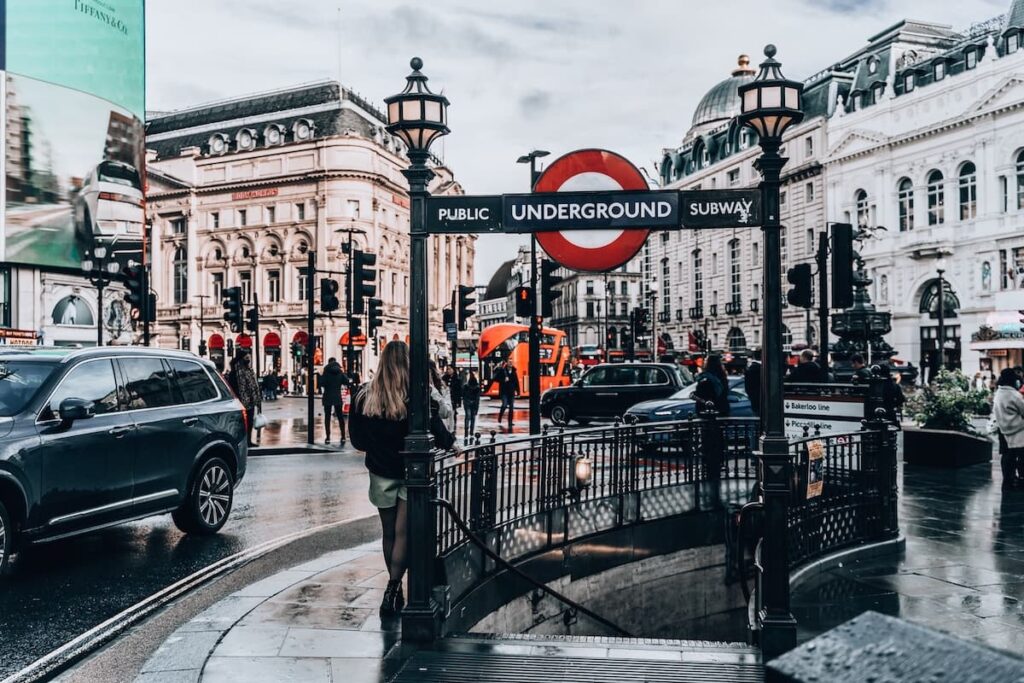 Picadilly Circus underground sign