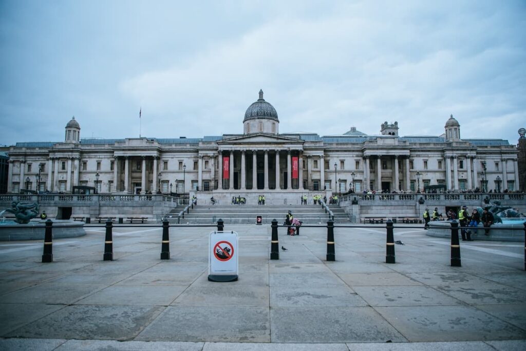 free filming locations in London - outside the National Gallery in Trafalgar Square