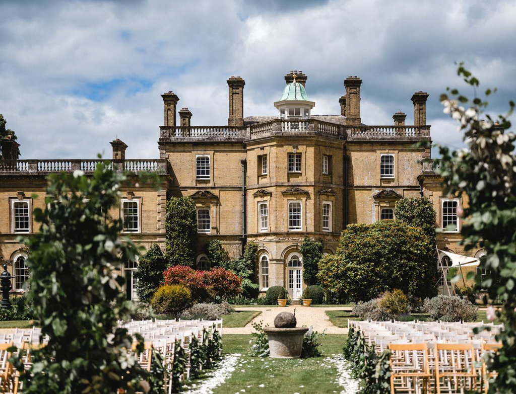 Wedding scene in Pylewell Park garden